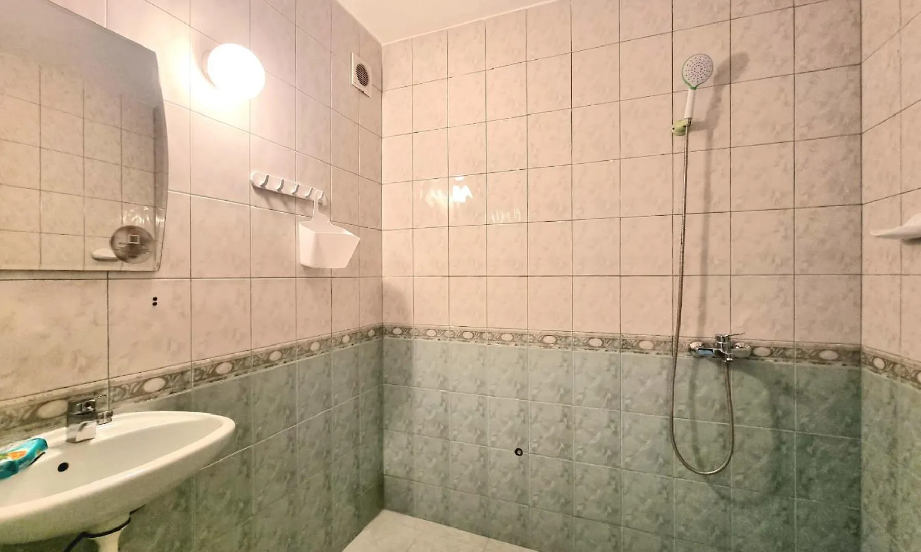 Апартамент Калоян - Паркинг Burgas Apartment